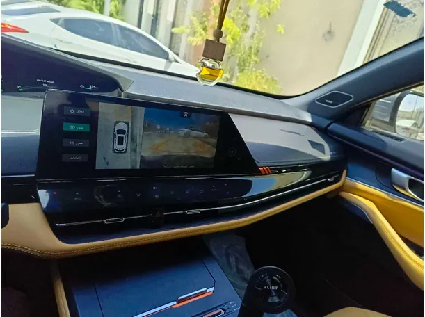 Car image 27