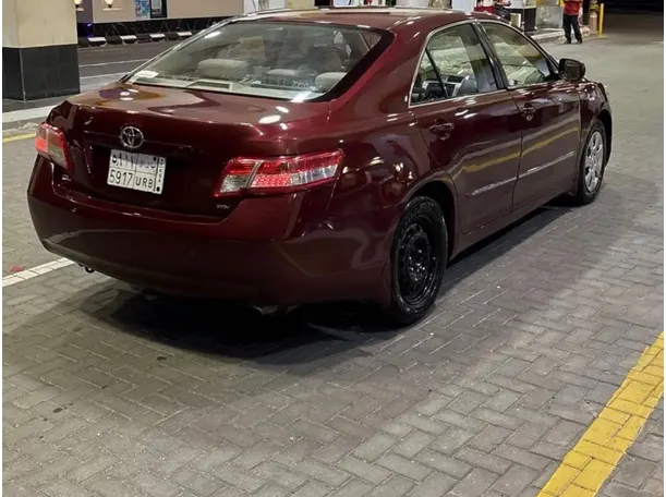 Car image 4