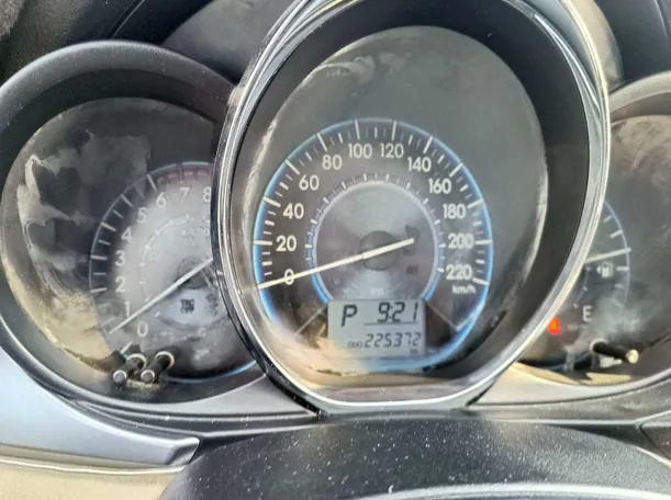 Car image 23