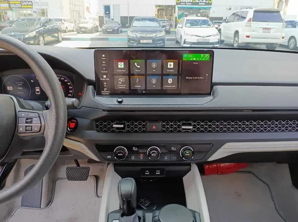 Car image 16
