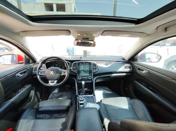 Car image 19