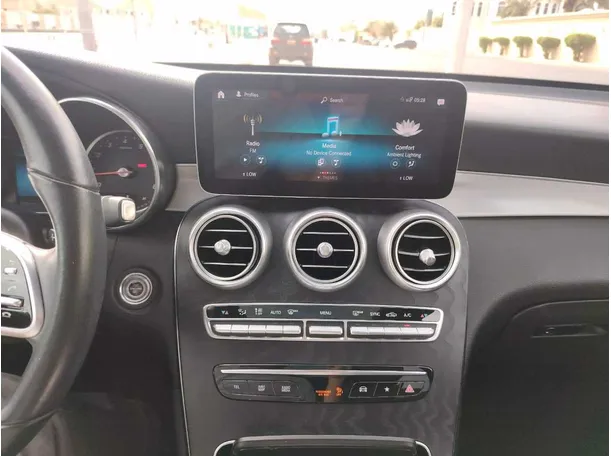 Car image 25