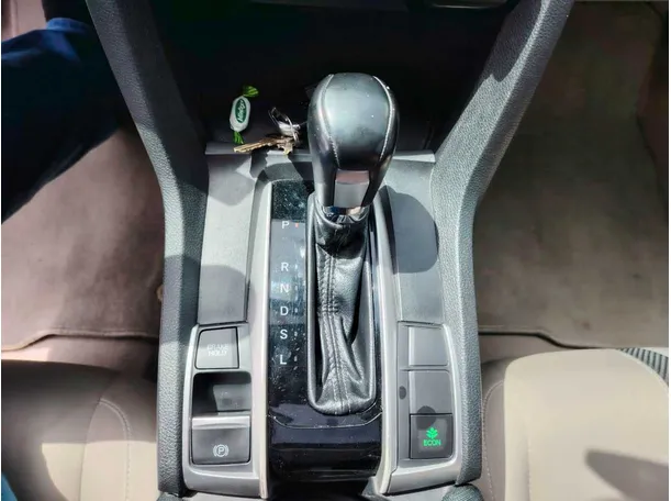 Car image 23