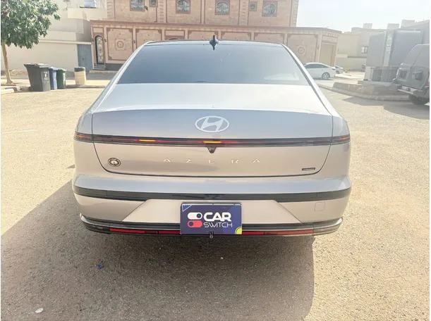 Car image 6