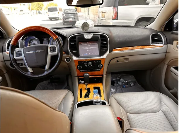 Car image 17