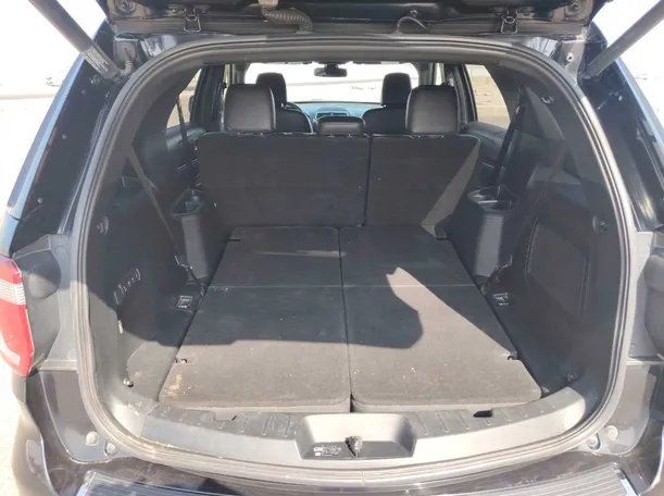 Car image 25