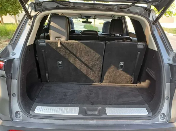 Car image 20