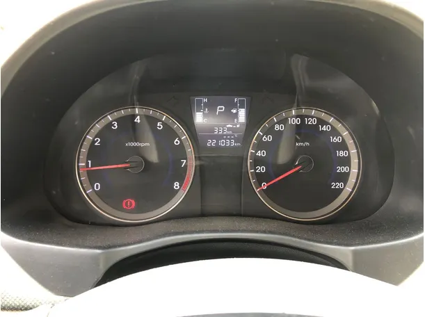 Car image 18
