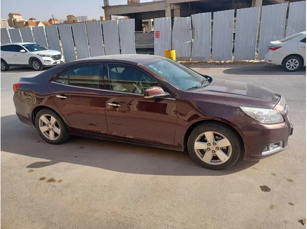 Car image 4