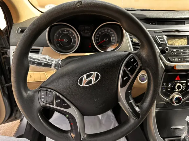 Car image 18