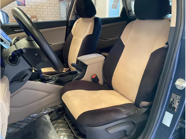 Car image 11