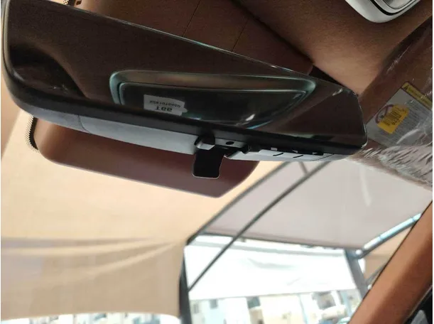 Car image 33
