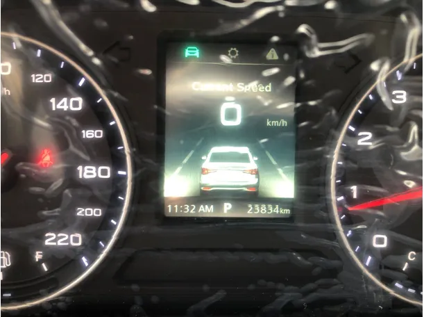 Car image 19