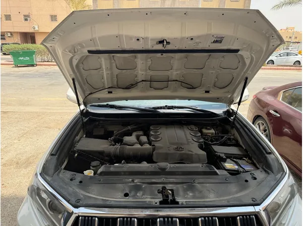 Car image 25