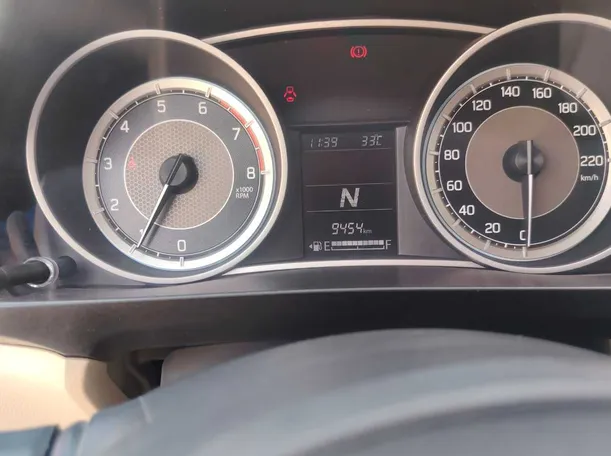 Car image 18