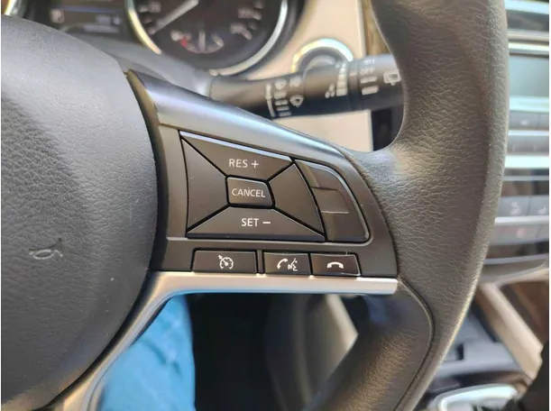 Car image 30