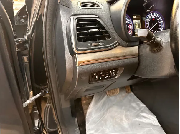 Car image 27