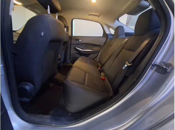 Car image 13