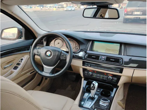 Car image 24