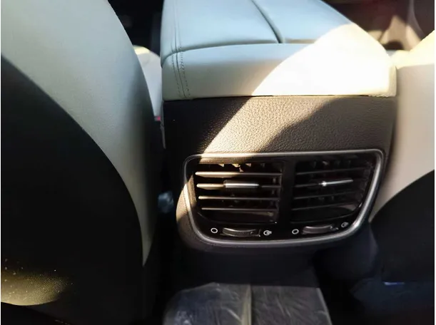 Car image 33