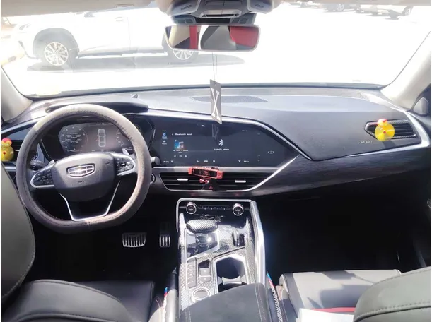 Car image 16