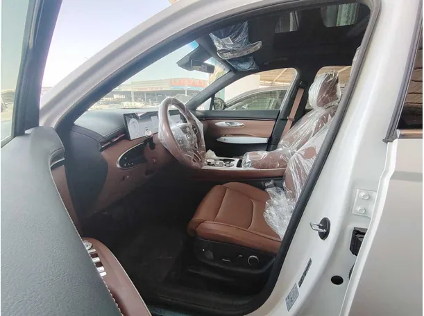 Car image 14