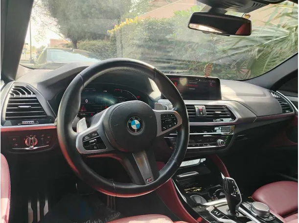 Car image 25