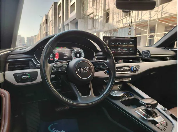Car image 26
