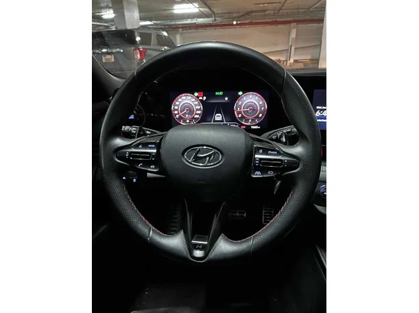 Car image 11
