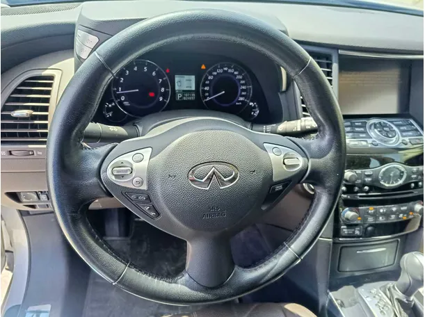 Car image 27