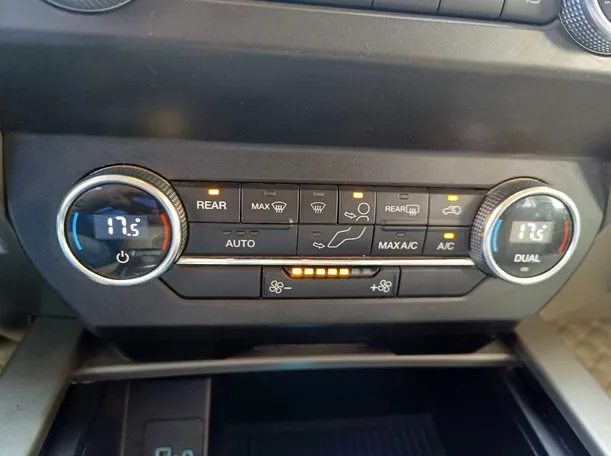 Car image 35