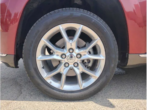 Car image 9