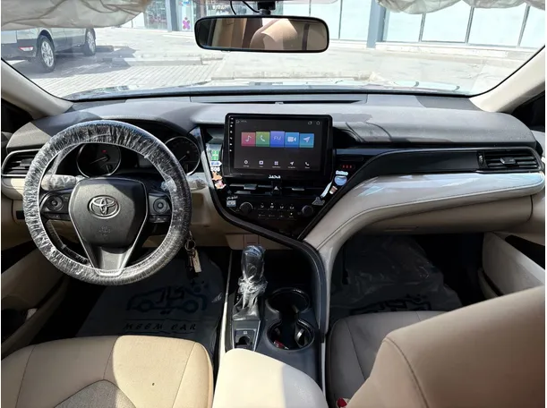 Car image 18