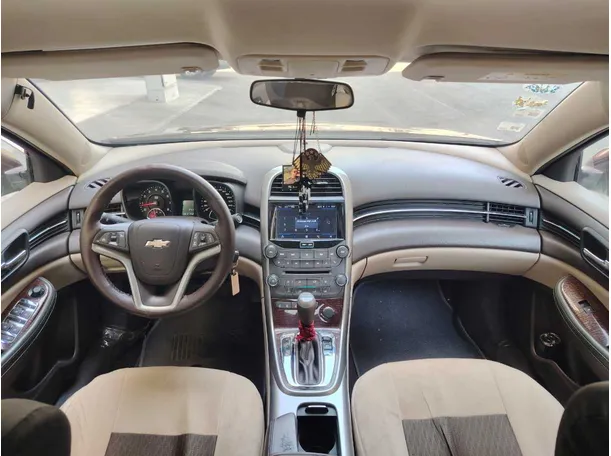 Car image 17