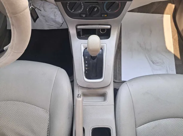 Car image 17