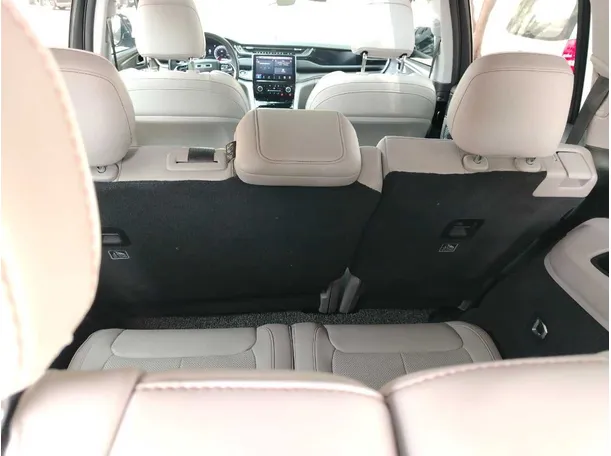 Car image 31