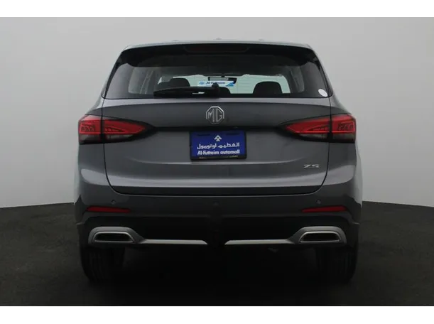 Car image 12