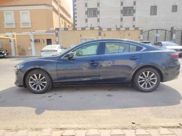 Car image 8