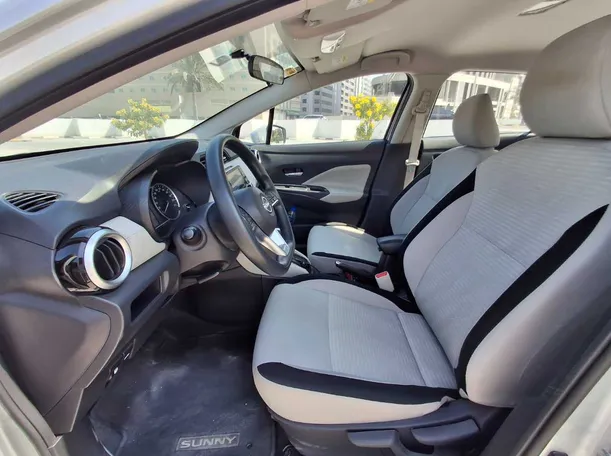 Car image 12