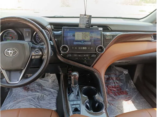 Car image 15