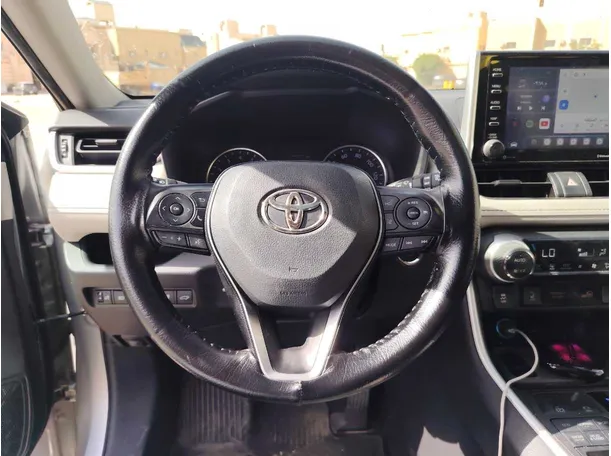 Car image 23