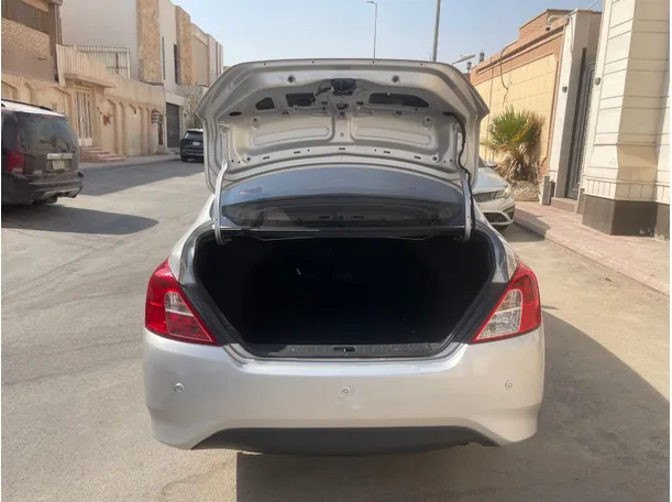 Car image 21