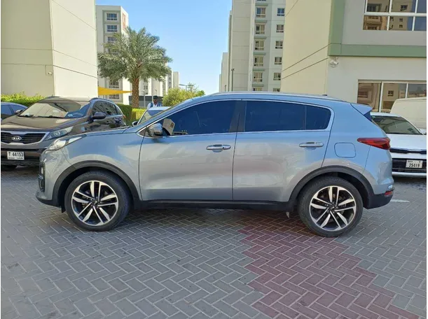 Car image 8