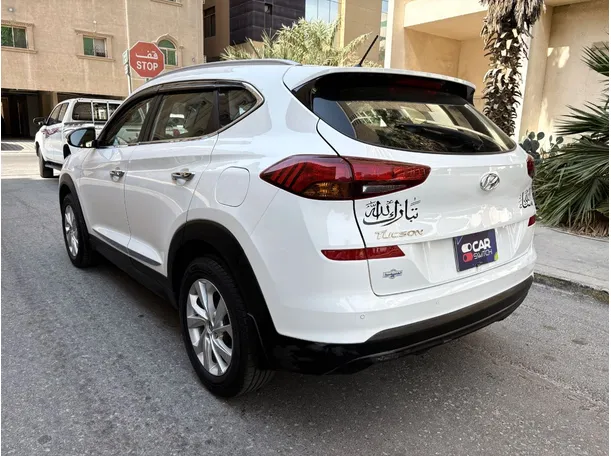 Car image 7