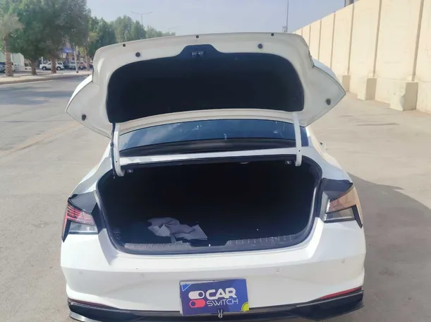 Car image 23