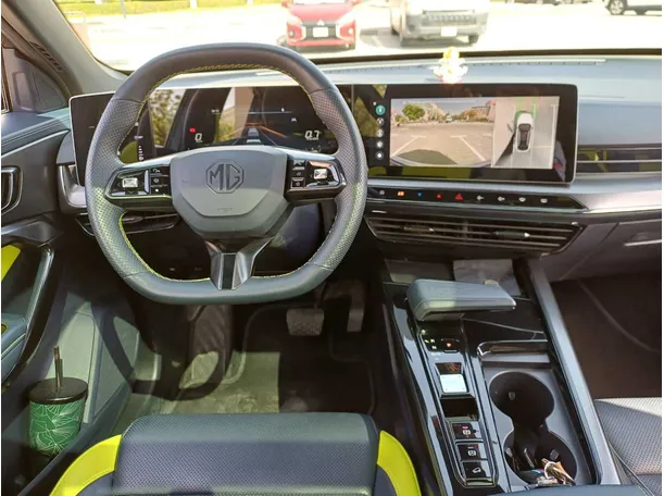 Car image 16