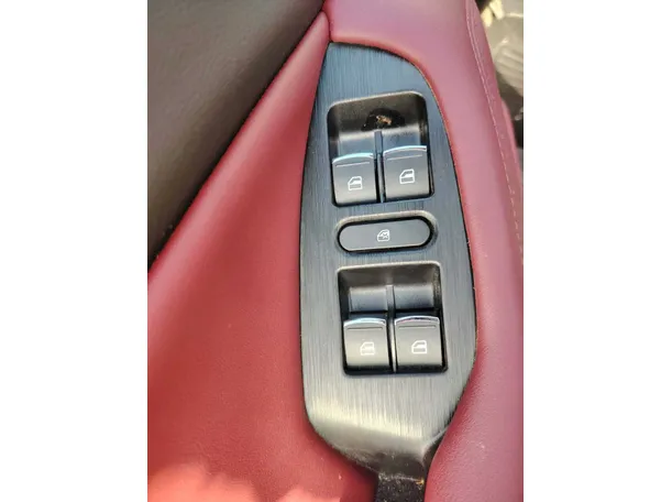 Car image 38