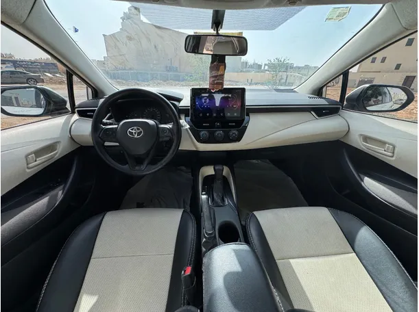 Car image 15