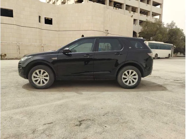Car image 8