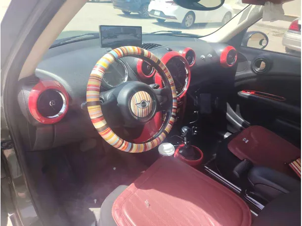 Car image 13
